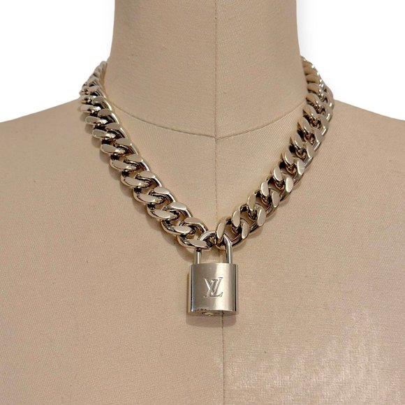 BACK IN STOCK!!! LOUIS VUITTON Padlock Choker Necklace, Silver - Picture 6 of 6